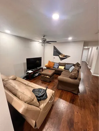 $600 | 1928 Holleman Drive West, College Station, TX 77840