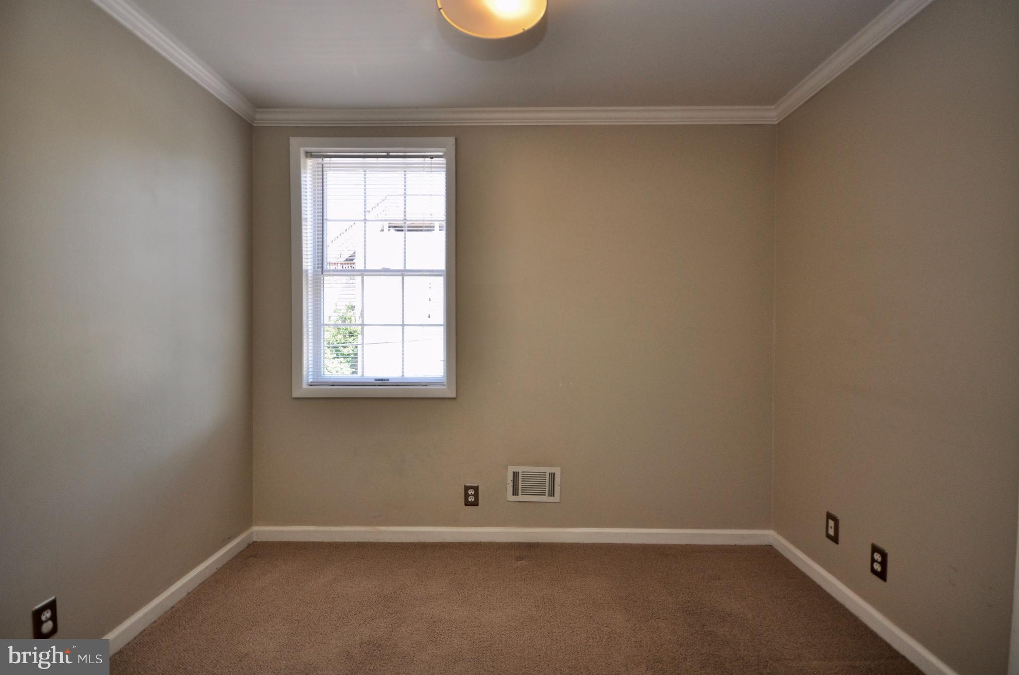 1200 Riverside Avenue Baltimore, MD 21230 - Photo 18 of 30 an empty room with a window