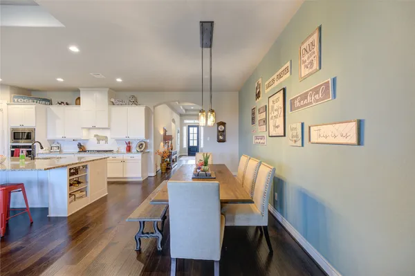 $459,000 | 441 Hunters Crossing Drive, Sealy, TX 77474