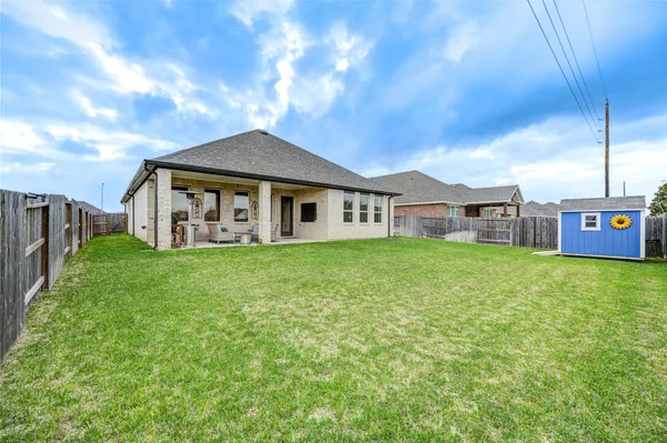 $459,000 | 441 Hunters Crossing Drive, Sealy, TX 77474