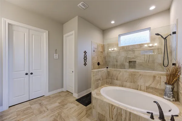 $459,000 | 441 Hunters Crossing Drive, Sealy, TX 77474