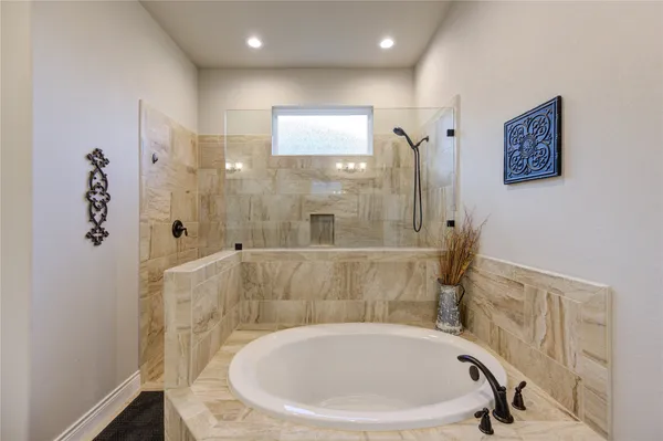 $459,000 | 441 Hunters Crossing Drive, Sealy, TX 77474