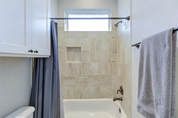 $459,000 | 441 Hunters Crossing Drive, Sealy, TX 77474