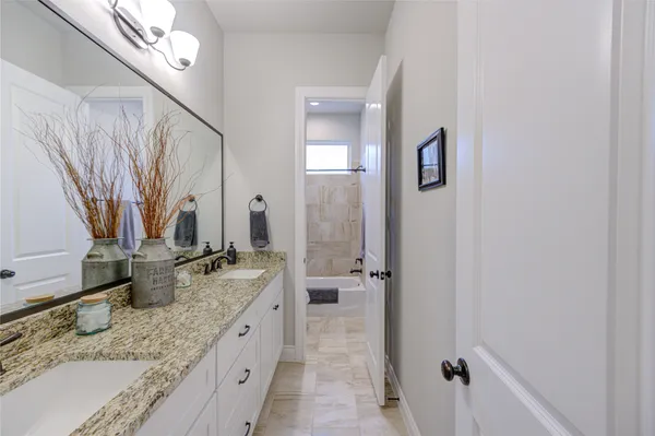 $459,000 | 441 Hunters Crossing Drive, Sealy, TX 77474