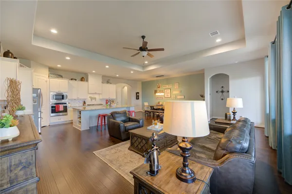 $459,000 | 441 Hunters Crossing Drive, Sealy, TX 77474