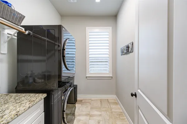 $459,000 | 441 Hunters Crossing Drive, Sealy, TX 77474