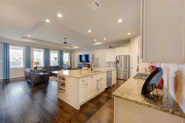 $459,000 | 441 Hunters Crossing Drive, Sealy, TX 77474