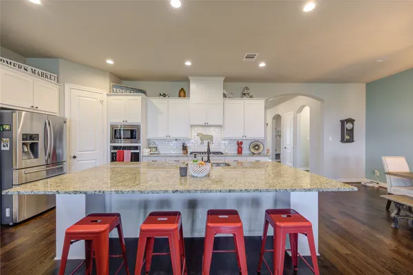 $459,000 | 441 Hunters Crossing Drive, Sealy, TX 77474