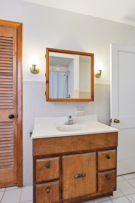 400 Nottingham Street Springfield, MA 01104 - Photo 19 of 26
