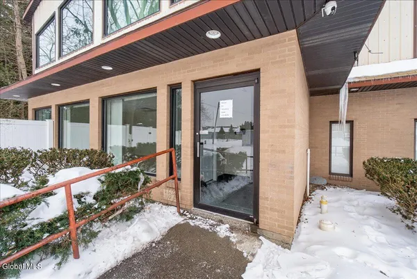 $2,500 | 54 Freemans Bridge Road, Unit 54B, Glenville, NY 12302