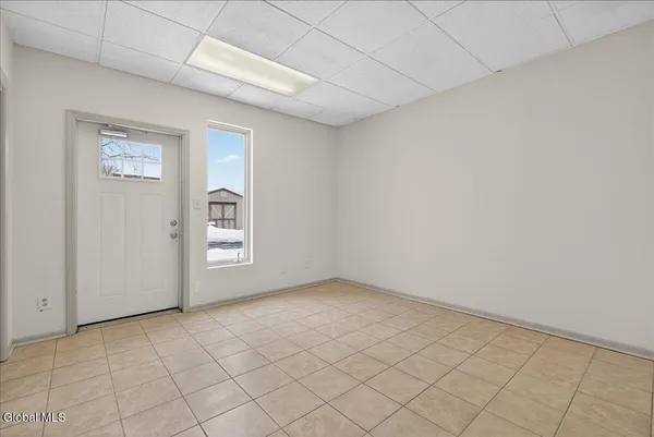 $2,500 | 54 Freemans Bridge Road, Unit 54B, Glenville, NY 12302