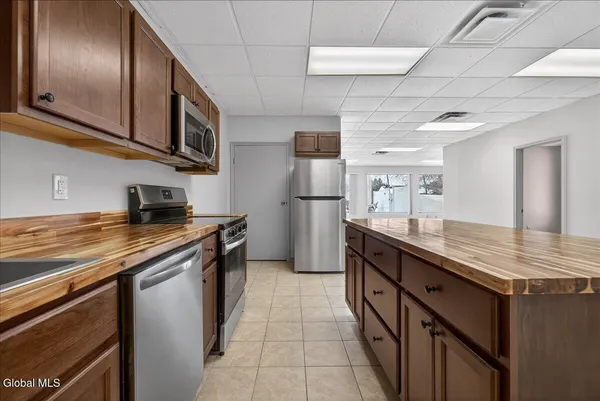 $2,500 | 54 Freemans Bridge Road, Unit 54B, Glenville, NY 12302