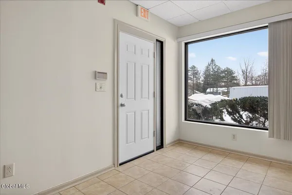 $2,500 | 54 Freemans Bridge Road, Unit 54B, Glenville, NY 12302