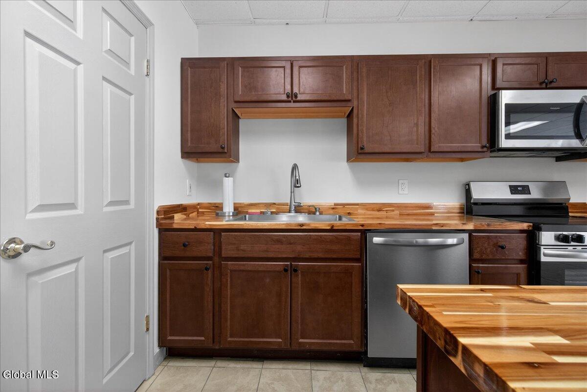 54 Freemans Bridge Road, Unit 54B Glenville, NY 12302 - Photo 10 of 24 12-54 Freemans Bridge Rd-12