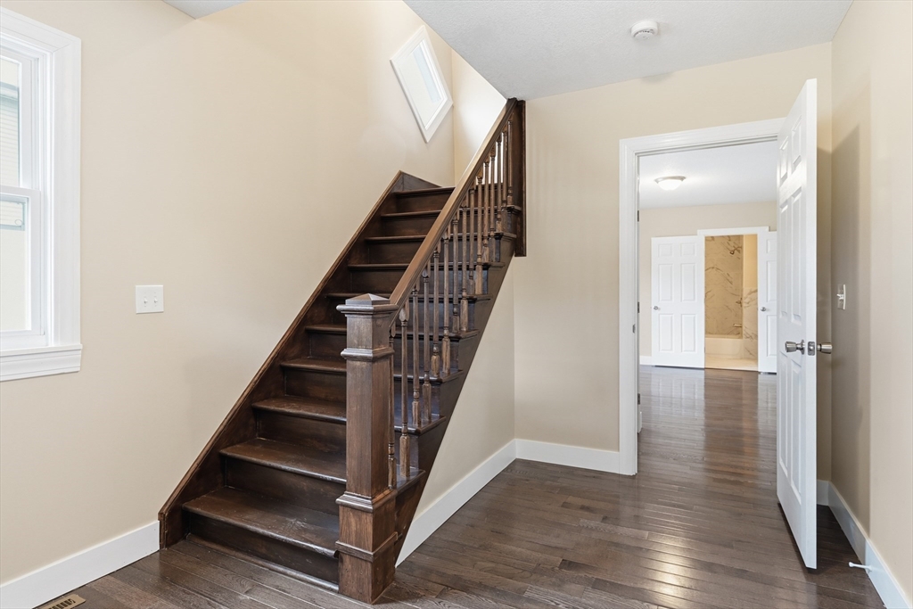 53 Devens Street Springfield, MA 01151 - Photo 22 of 40