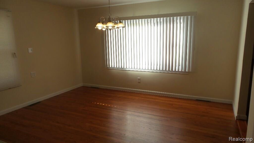 2864 St Clair Drive Rochester Hills, MI 48309 - Photo 8 of 21