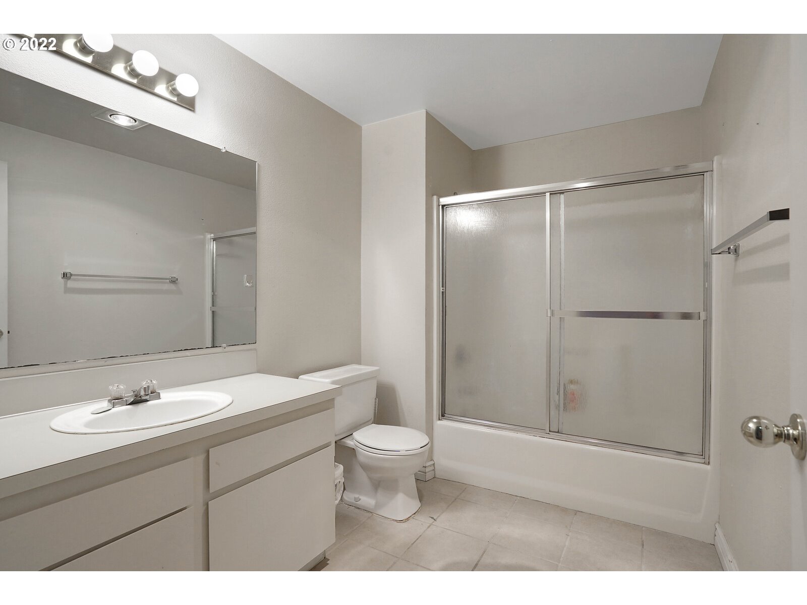 3658 Bell Road Northeast Salem, OR 97301 - Photo 26 of 32 Bathroom