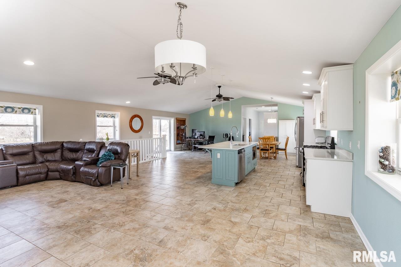 3101 Sheridan Road Pekin, IL 61554 - Photo 21 of 45 Gallery Image 21