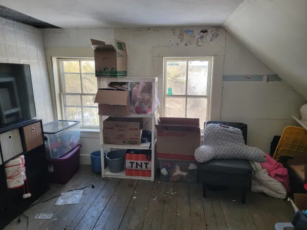 $129,000 | 900 Main Street, Calais, ME 04619