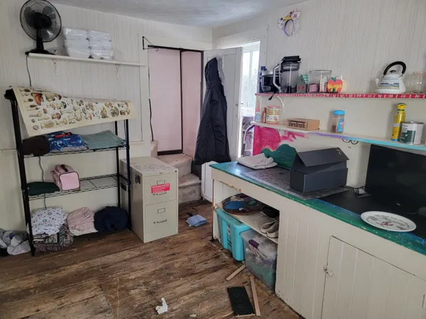 $129,000 | 900 Main Street, Calais, ME 04619