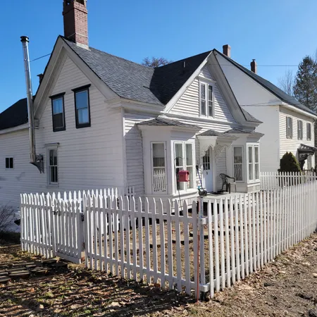 $129,000 | 900 Main Street, Calais, ME 04619