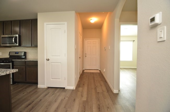5626 Brooklyn Rose Drive Rosharon, TX 77583 - Photo 12 of 50 Gallery Image 12