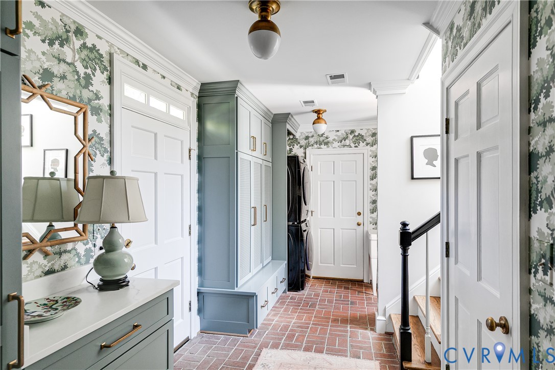 4306 Dover Road Richmond, VA 23221 - Photo 34 of 56 Mudroom w/brick flooring and ample storage