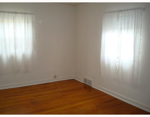518 Haverhill Road Pittsburgh, PA 15228 - Photo 5 of 8 Master Bedroom.