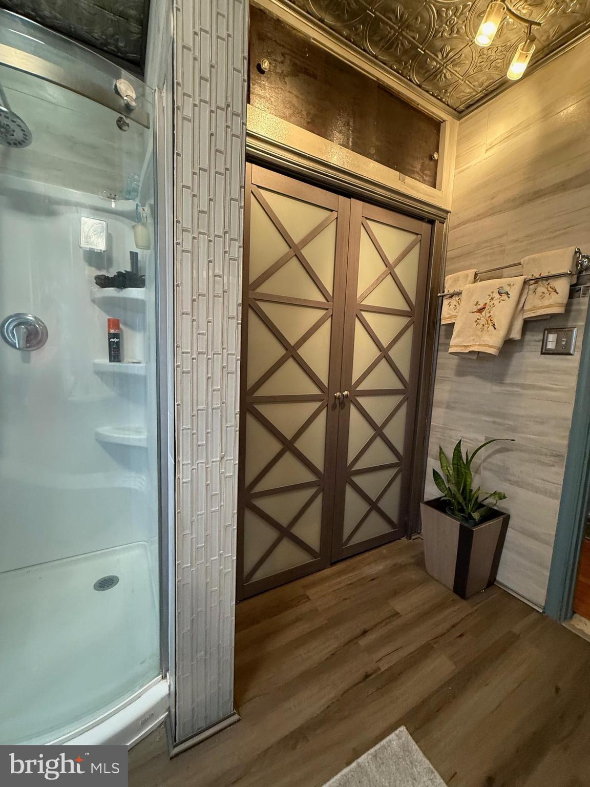 531 6th Avenue Lindenwold, NJ 08021 - Photo 5 of 10 a view of a balcony