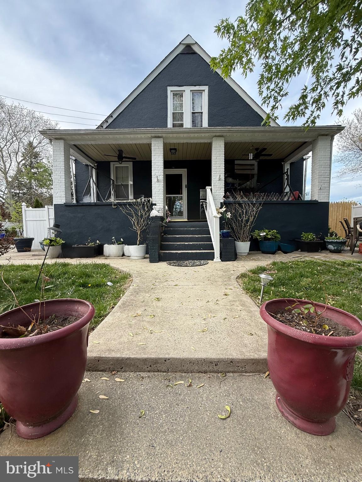 531 6th Avenue Lindenwold, NJ 08021 - Photo 9 of 10 a front view of a house with a yard