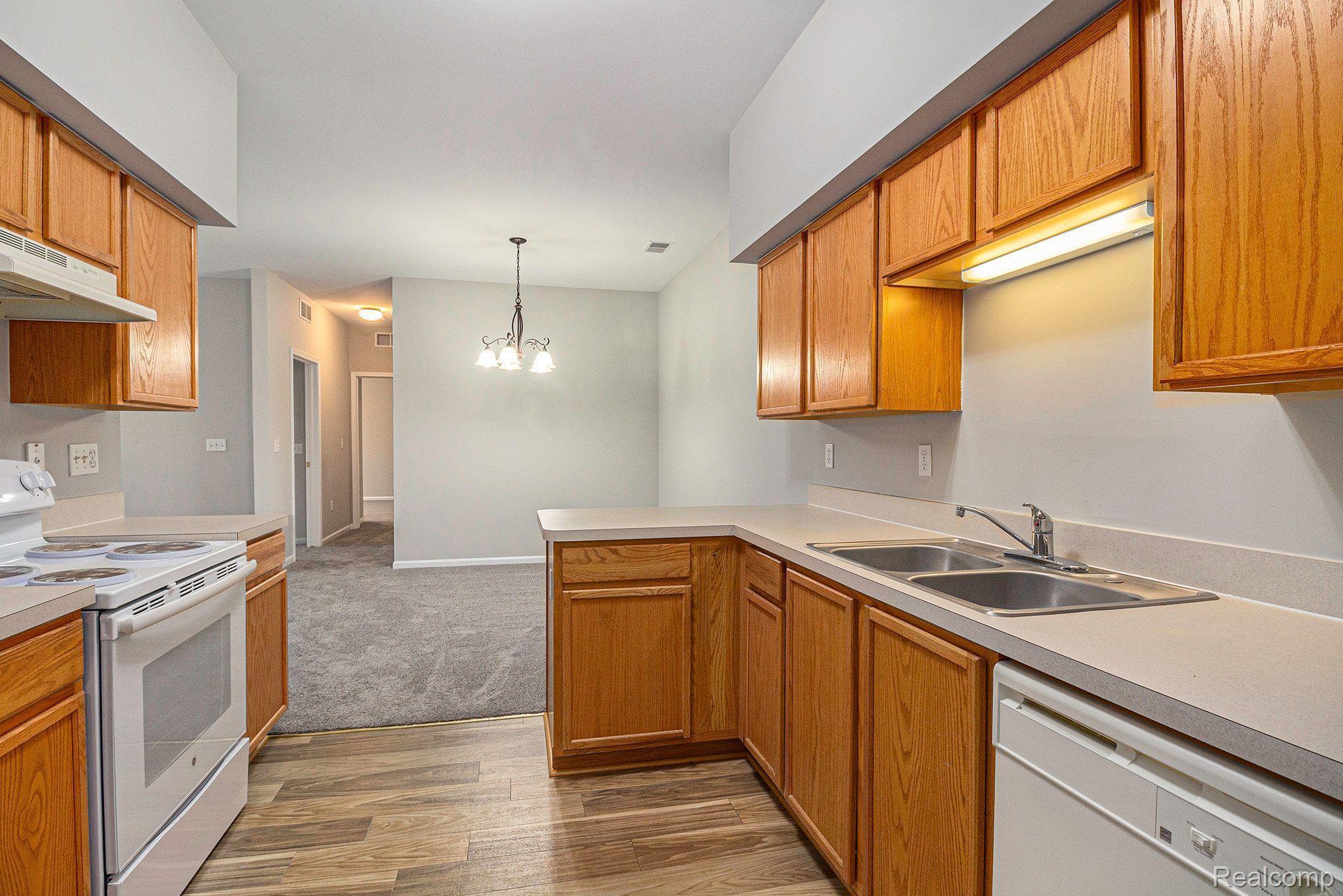 1114 Rial Lake Drive Howell, MI 48843 - Photo 15 of 27 Gallery Image 15