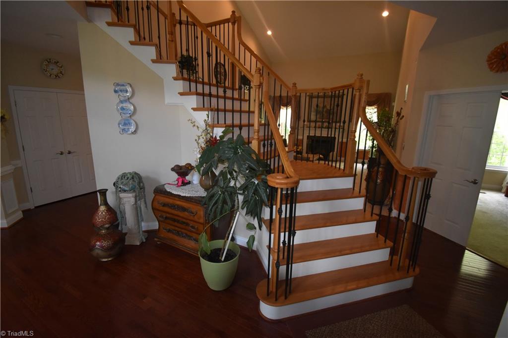 7884 Newhaven Drive Oak Ridge, NC 27310 - Photo 5 of 28