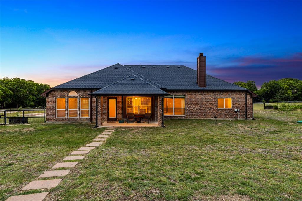 6001 Michael Road Sanger, TX 76266 - Photo 3 of 39