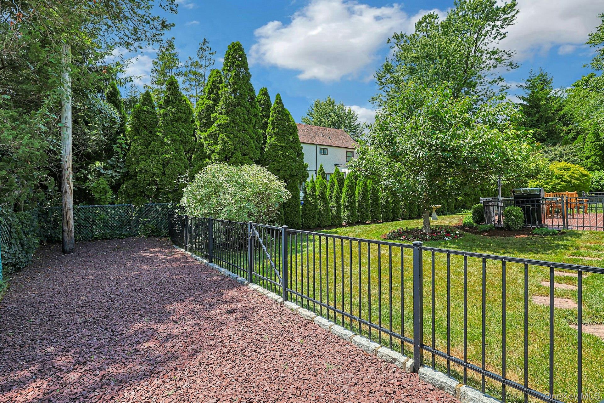 72 Brookfield Road Mount Vernon, NY 10552 - Photo 39 of 46 Separate fenced in garden area