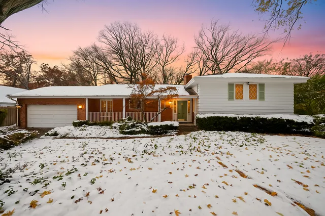 $1,100,000 | 524 Forest Hill Road, Lake Forest, IL 60045