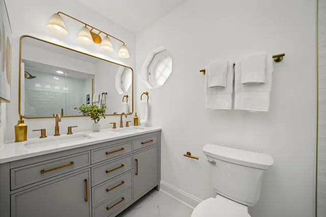 $1,100,000 | 524 Forest Hill Road, Lake Forest, IL 60045