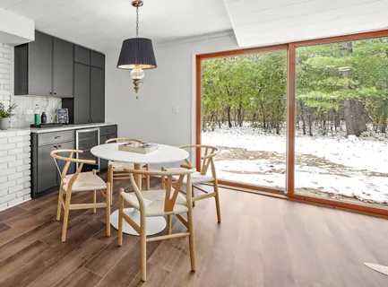 $1,100,000 | 524 Forest Hill Road, Lake Forest, IL 60045