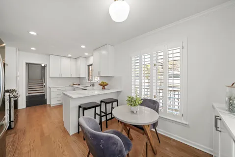 $1,100,000 | 524 Forest Hill Road, Lake Forest, IL 60045