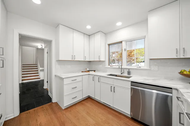 $1,100,000 | 524 Forest Hill Road, Lake Forest, IL 60045