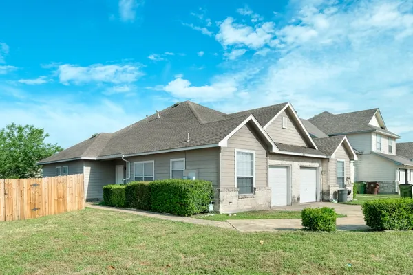 $1,695 | 2826 Southampton Way, Unit B, Round Rock, TX 78664
