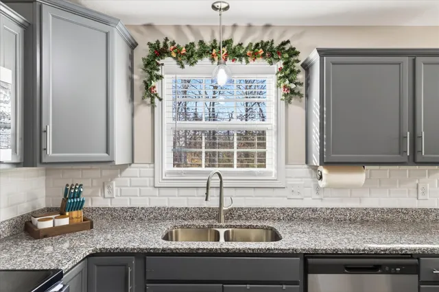 $374,000 | 3074 Ft Sumter Drive, Clarksville, TN 37042