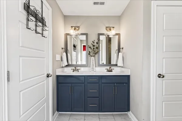 $374,000 | 3074 Ft Sumter Drive, Clarksville, TN 37042