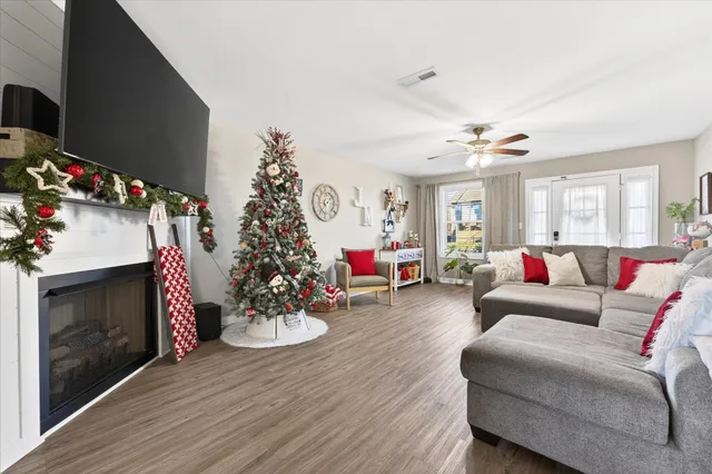 $384,000 | 3074 Ft Sumter Drive, Clarksville, TN 37042