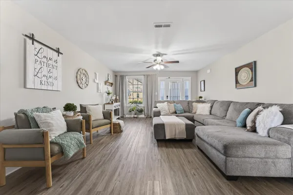 $374,000 | 3074 Ft Sumter Drive, Clarksville, TN 37042