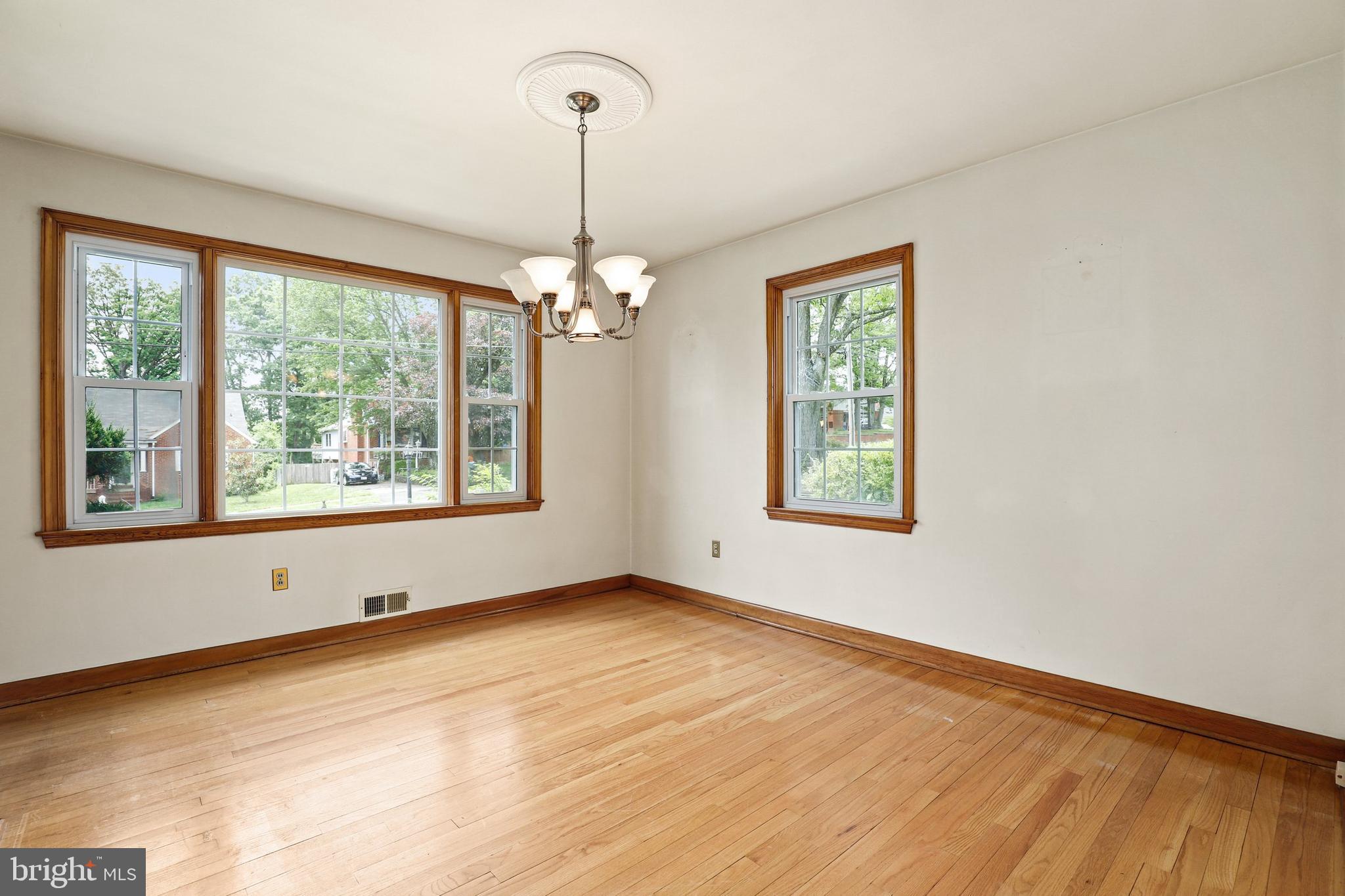 9119 Naygall Road Baltimore, MD 21234 - Photo 9 of 31 Gallery Image 9
