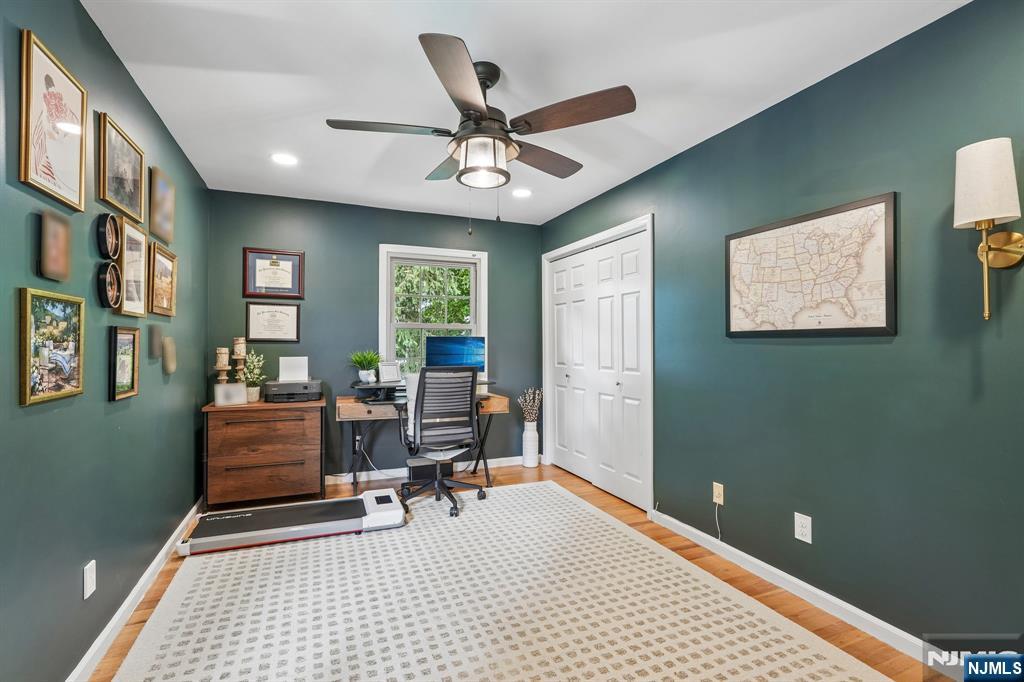 4 Holyoke Road Wayne, NJ 07470 - Photo 36 of 50