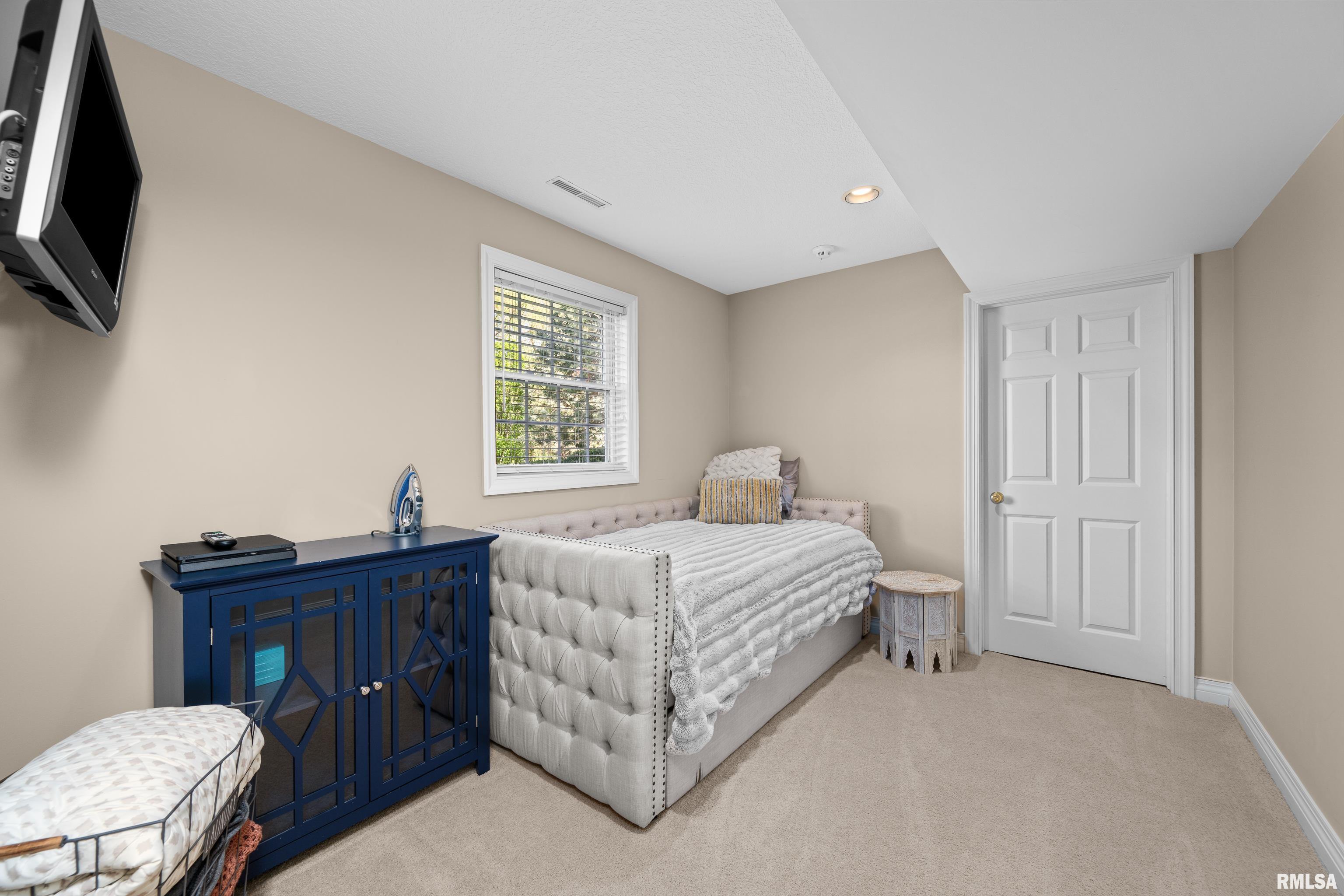 6675 Eagle Ridge Road Bettendorf, IA 52722 - Photo 36 of 46 Gallery Image 36