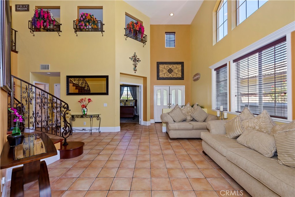 9609 Heartland Place Rancho Cucamonga, CA 91730 - Photo 12 of 48 Abundance of natural light.