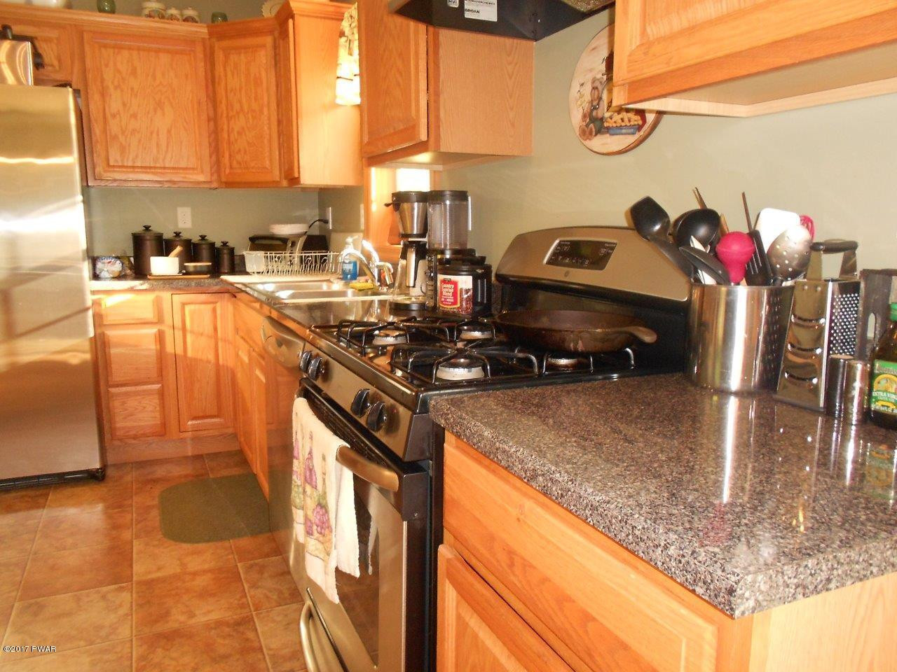 186 Sawmill Road Greentown, PA 18426 - Photo 16 of 42 8-Granite Counter tops