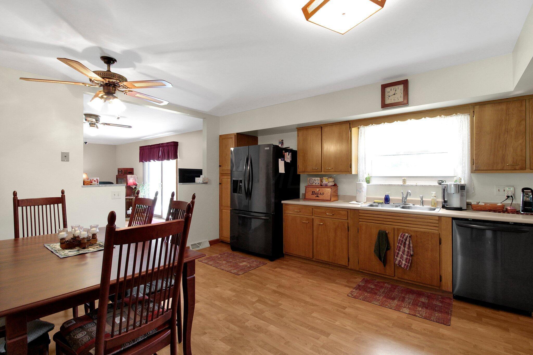 5760 Amanda Northern Road Carroll, OH 43112 - Photo 6 of 23 Kitchen